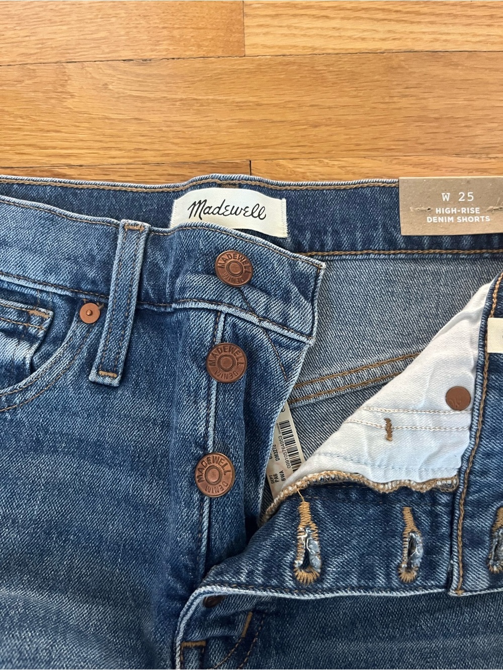 Madewell Jean Shorts - Picture 3 of 4